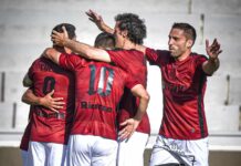 Esta noche en el estadio de la UNSA, FBC Melgar se enfrenta al Atlético Grau de Piura. Los rojinegros tienen que ganar sí o sí para seguir en los puestos de vanguardia del torneo Clausura.