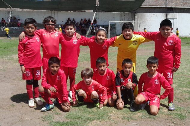 Equipo de Atlético Huracán desarrolla una buena campaña.