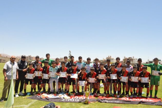 En Sub 14, el cuadro del FBC Melgar logró el título de campeón.