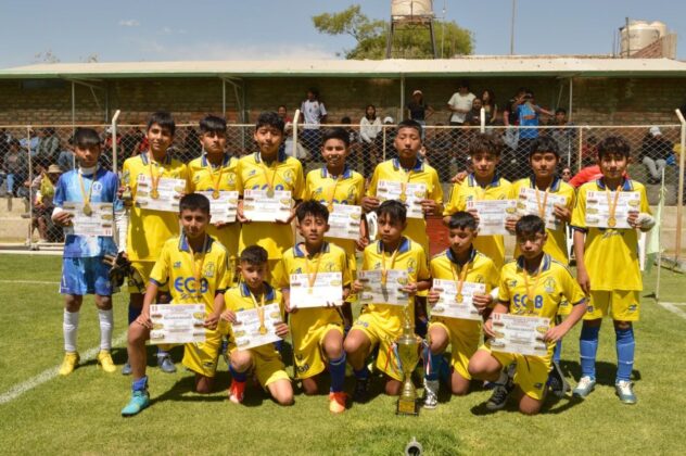 Deportivo Bentín, de EGB, campeón en la categoría Sub 13.