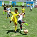 Magia. En el estadio El Bosque se jugó la cuarta fecha clasificatoria de la etapa provincial de Creciendo con el Fútbol.