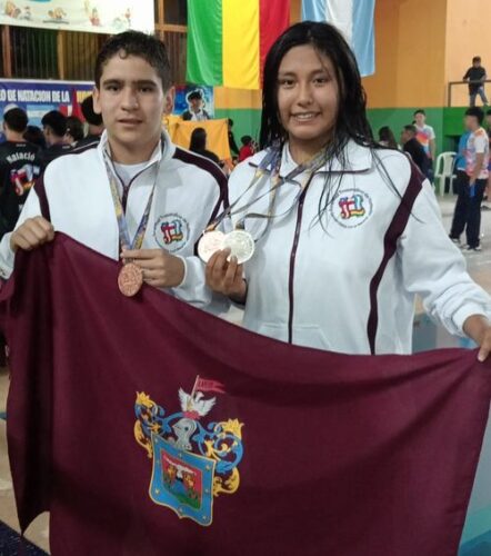 Nadadores arequipeños ganaron medallas en certamen.